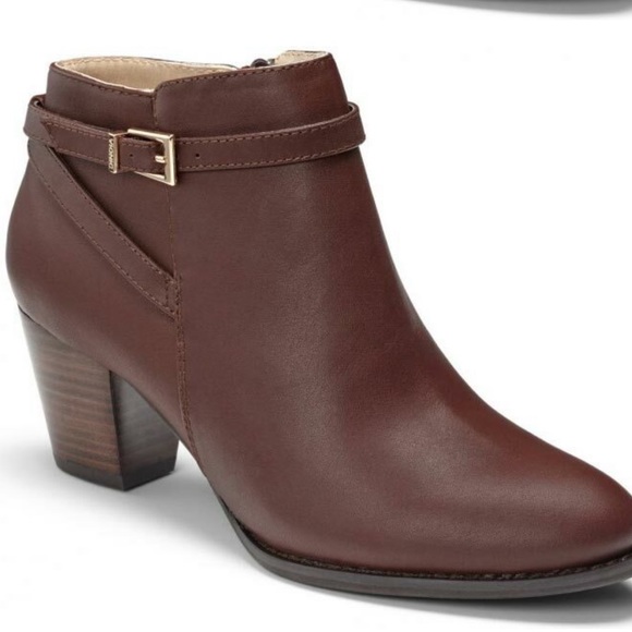 Vionic Shoes - Vionic Women’s Upton boot, size 8W